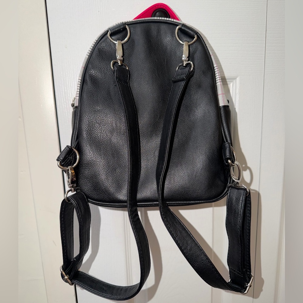 BETSEY JOHNSON WOMEN'S DIAMOND QUILT KITCH BACKPACK - Picture 5 of 7
